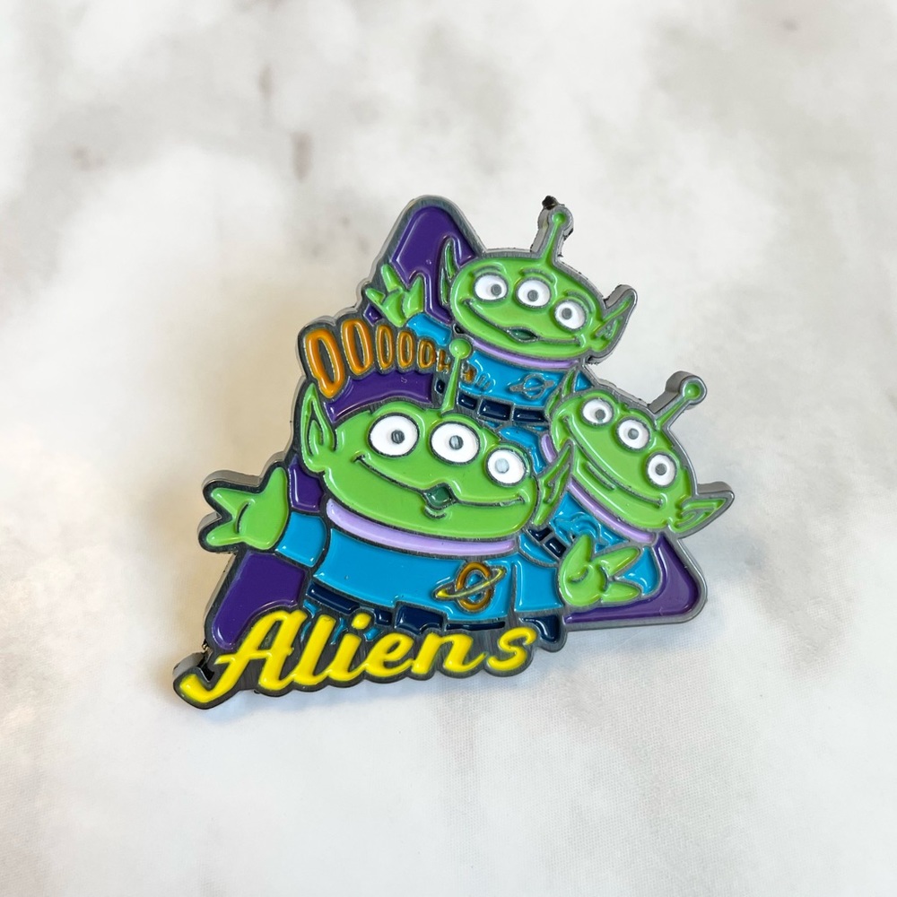 🎉 New Disney Pixar Green Aliens Pin